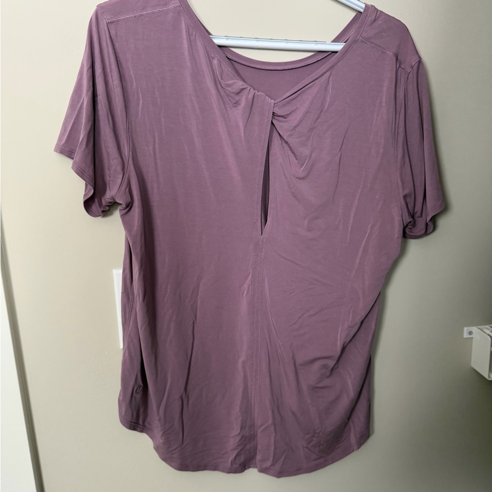 Lululemon twist back shirt